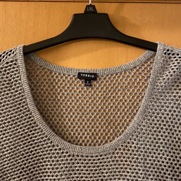 Torrid Open Stitch Knit Cropped Pullover Top Sweater Cover Up Gray Plus 2/2X - Picture 3 of 10